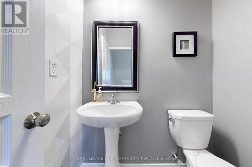 18 Albert Lewis St, Markham, ON - Indoor Photo Showing Bathroom