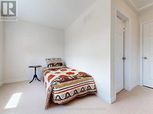 141 Dundas Way, Markham, ON - Indoor Photo Showing Bedroom