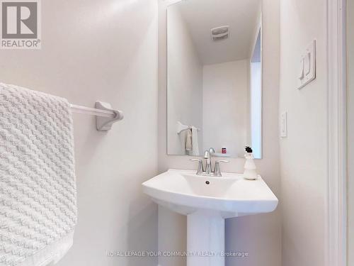 141 Dundas Way, Markham, ON - Indoor Photo Showing Bathroom