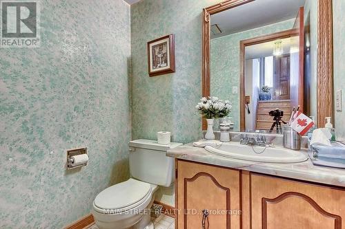 577 Haines Rd, Newmarket, ON - Indoor Photo Showing Bathroom