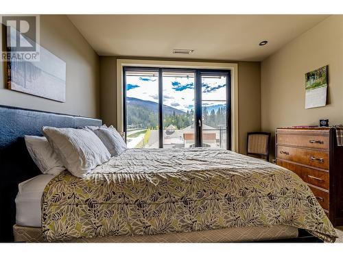 326 Mara Lake Lane Unit# 502, Sicamous, BC - Indoor Photo Showing Bedroom