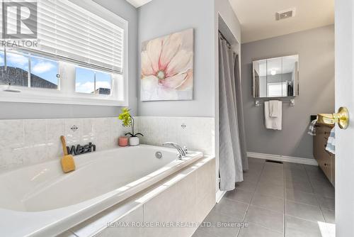 10 Campview St, Whitby, ON - Indoor Photo Showing Bathroom