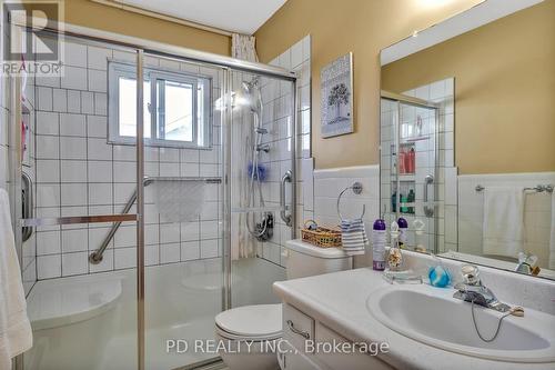 28 Bond St E, Kawartha Lakes, ON - Indoor Photo Showing Bathroom