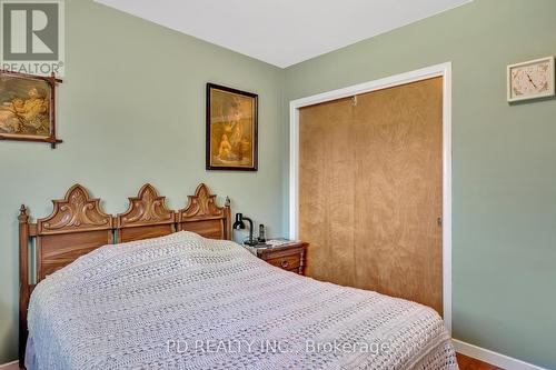 28 Bond Street E, Kawartha Lakes, ON - Indoor Photo Showing Bedroom