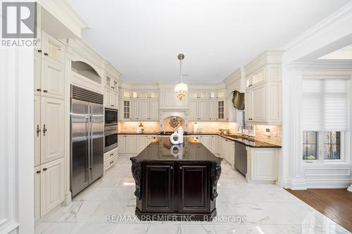 142 Upper Canada Dr, Toronto, ON - Indoor Photo Showing Kitchen With Upgraded Kitchen