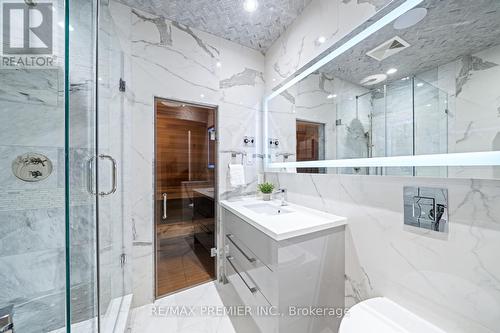 142 Upper Canada Dr, Toronto, ON - Indoor Photo Showing Bathroom