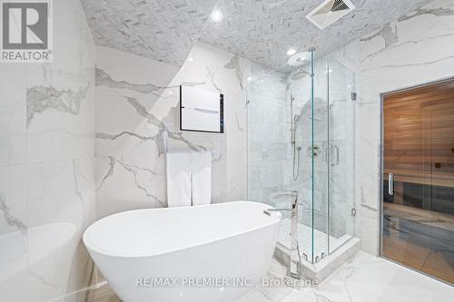 142 Upper Canada Dr, Toronto, ON - Indoor Photo Showing Bathroom