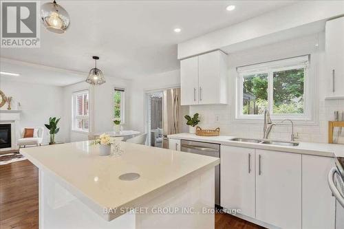 62 Summerset Drive, Barrie, ON - Indoor Photo Showing Kitchen With Double Sink