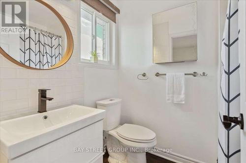 62 Summerset Drive, Barrie, ON - Indoor Photo Showing Bathroom