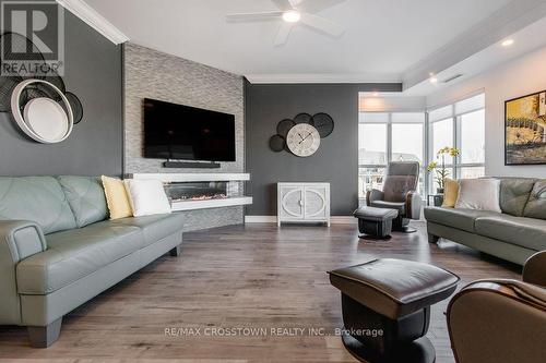 408 - 6 Toronto Street, Barrie, ON - Indoor Photo Showing Living Room