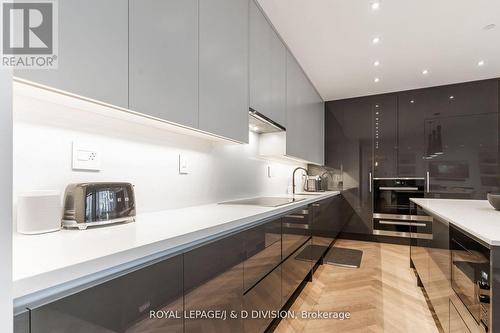 #3402 -200 Cumberland St, Toronto, ON - Indoor Photo Showing Kitchen With Upgraded Kitchen