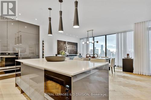 #3402 -200 Cumberland St, Toronto, ON - Indoor Photo Showing Kitchen With Upgraded Kitchen