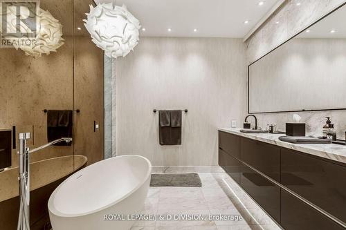 #3402 -200 Cumberland St, Toronto, ON - Indoor Photo Showing Bathroom