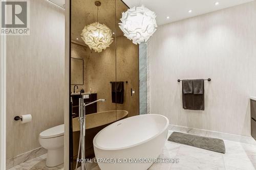 3402 - 200 Cumberland Street, Toronto, ON - Indoor Photo Showing Bathroom