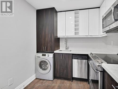 102 - 699 Eglinton Avenue W, Toronto, ON - Indoor Photo Showing Laundry Room