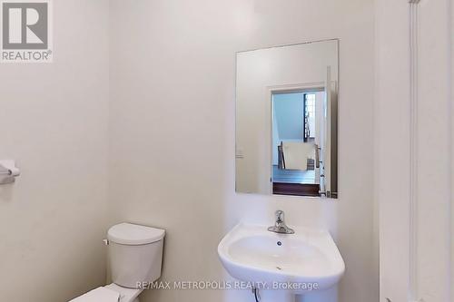 1215 Drinkle Cres, Oshawa, ON - Indoor Photo Showing Bathroom