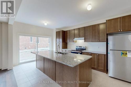 1215 Drinkle Cres, Oshawa, ON - Indoor Photo Showing Kitchen With Double Sink