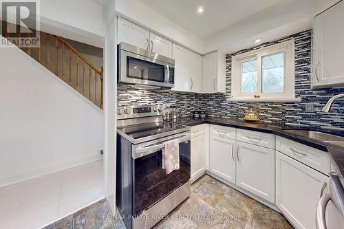 1940 Lodge Rd, Pickering, ON - Indoor Photo Showing Kitchen