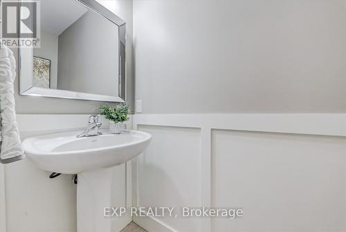615 Fairglen Ave, Oshawa, ON - Indoor Photo Showing Bathroom
