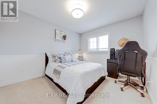 615 Fairglen Ave, Oshawa, ON - Indoor Photo Showing Bedroom