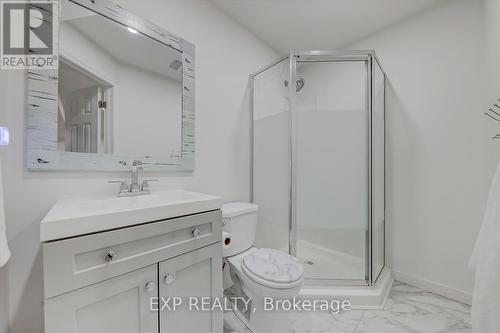 615 Fairglen Ave, Oshawa, ON - Indoor Photo Showing Bathroom