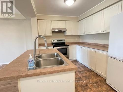 590 Mcbean Avenue, Newmarket, ON - Indoor Photo Showing Kitchen With Double Sink