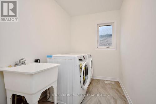 1960 Mcneil St, Innisfil, ON - Indoor Photo Showing Laundry Room