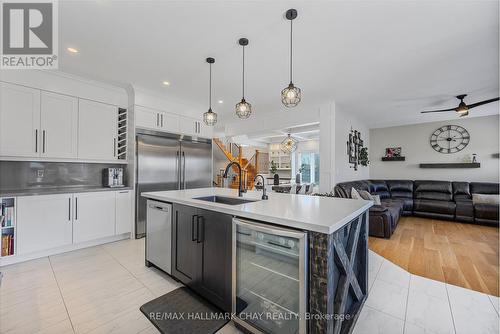 118 Hutchinson Dr, New Tecumseth, ON - Indoor Photo Showing Kitchen