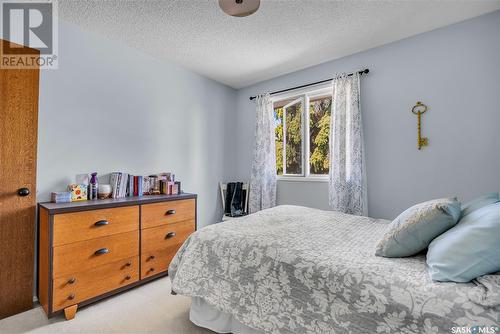 214 Nahanni Drive, Saskatoon, SK - Indoor Photo Showing Bedroom