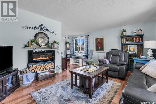 214 Nahanni Drive, Saskatoon, SK - Indoor Photo Showing Living Room With Fireplace