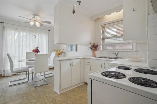 165 West 27Th Street, Hamilton, ON - Indoor Photo Showing Kitchen With Double Sink