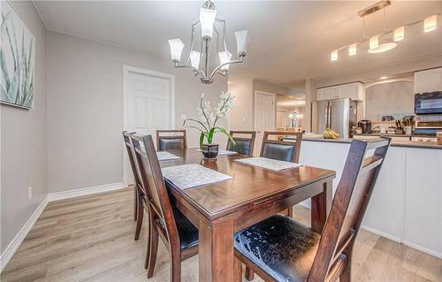 34 Westlawn Drive, Hamilton, ON - Indoor Photo Showing Dining Room