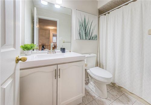 34 Westlawn Drive, Hamilton, ON - Indoor Photo Showing Bathroom