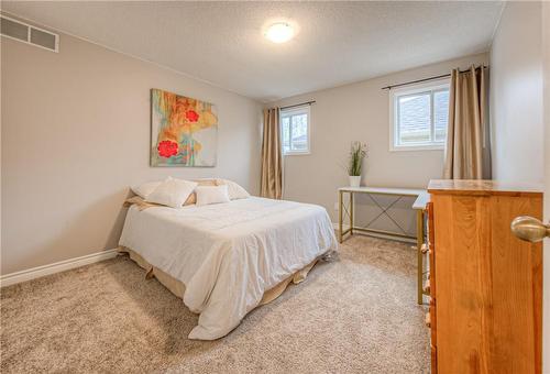 34 Westlawn Drive, Hamilton, ON - Indoor Photo Showing Bedroom