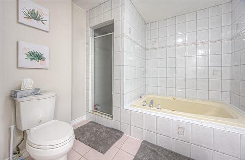 34 Westlawn Drive, Hamilton, ON - Indoor Photo Showing Bathroom