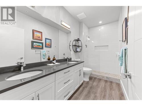 600 Vista Park Unit# 641, Penticton, BC - Indoor Photo Showing Bathroom