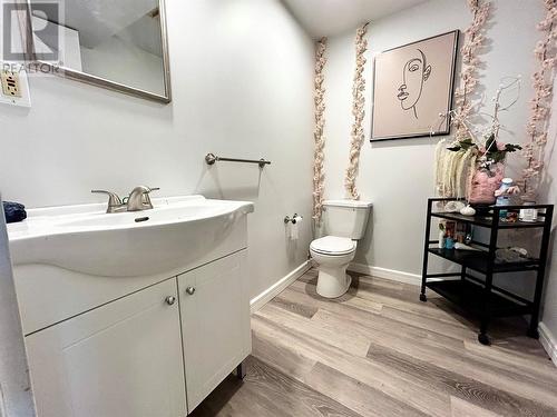139 Fellers Avenue, Tumbler Ridge, BC - Indoor Photo Showing Bathroom