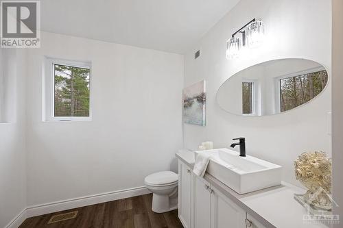 ensuite - 162 Milton Stewart Avenue, Arnprior, ON - Indoor Photo Showing Bathroom