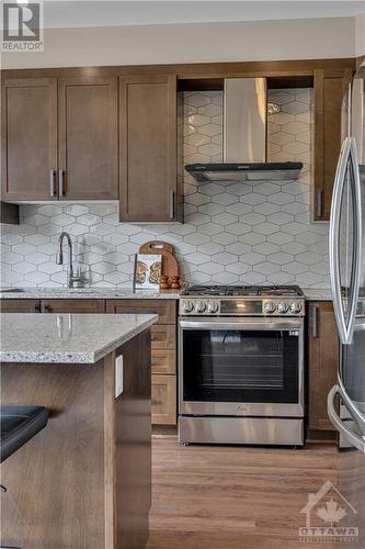 573 Winterset Road, Kanata, ON - Indoor Photo Showing Kitchen With Upgraded Kitchen