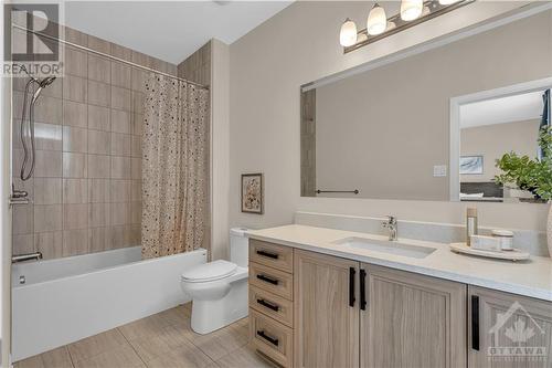 573 Winterset Road, Kanata, ON - Indoor Photo Showing Bathroom