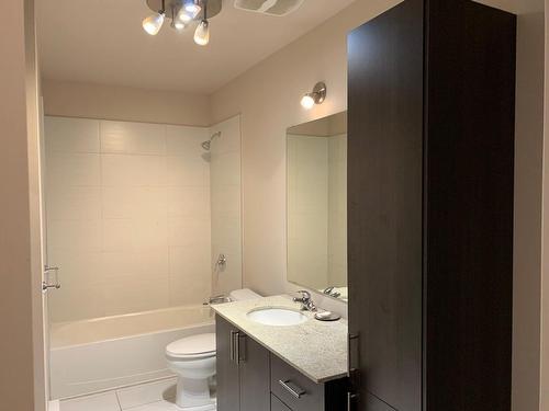 Bathroom - 302-355 Rue Hurteau, Dollard-Des-Ormeaux, QC - Indoor Photo Showing Bathroom