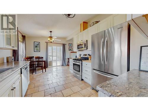 30 Finch Crescent, Osoyoos, BC - Indoor Photo Showing Kitchen