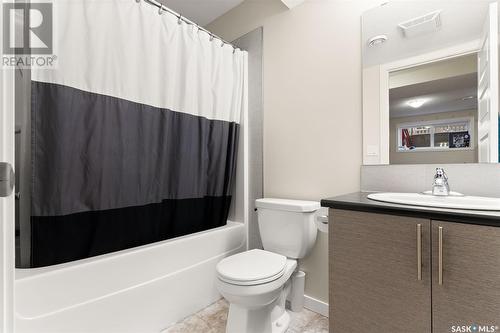 4 5752 Gordon Road, Regina, SK - Indoor Photo Showing Bathroom