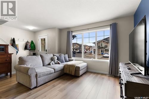 4 5752 Gordon Road, Regina, SK - Indoor Photo Showing Living Room
