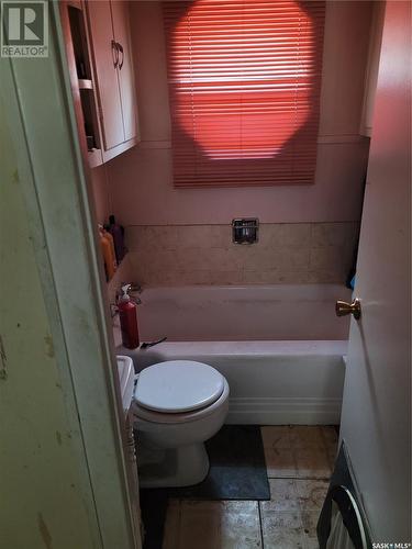 5300 Dewdney Avenue, Regina, SK - Indoor Photo Showing Bathroom