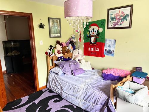 490 Buckna Street, Trail, BC - Indoor Photo Showing Bedroom