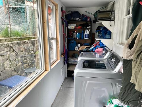 490 Buckna Street, Trail, BC - Indoor Photo Showing Laundry Room
