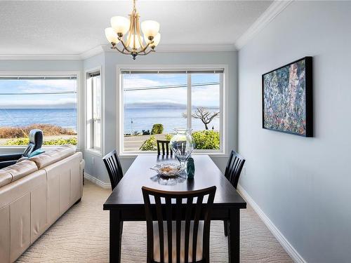 102-3132 Island Hwy West, Qualicum Beach, BC - Indoor Photo Showing Dining Room