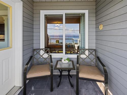 102-3132 Island Hwy West, Qualicum Beach, BC - Outdoor With Exterior