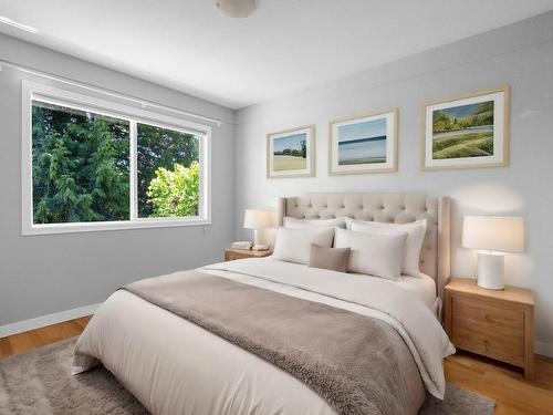 1257 Oakmount Rd, Saanich, BC - Indoor Photo Showing Bedroom